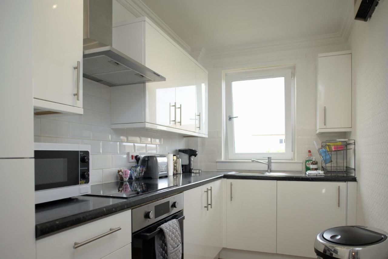 Modern 2-Bed Haven, Free Parking Apartment EDI Exterior photo